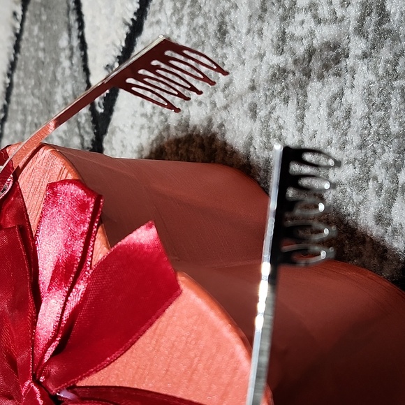 CRYSTAL RHINESTONE SILVER-TONE METAL TIARA W/ COMBS CROWN HEADPIECE - Picture 6 of 13